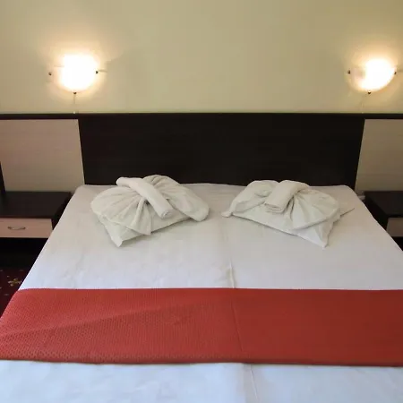 & Maverick 3* Slăntjev Brjag